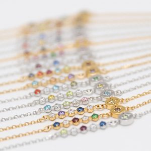 キラリと輝くこだわりの色合い