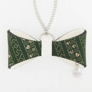 きりっと凛々しく