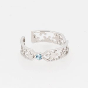 コーデに雪のきらめきを